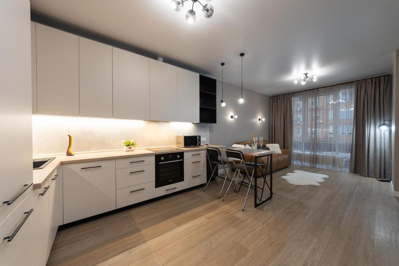 New Modern Apartments. Metro Minskaya Kiev Eksteriør billede